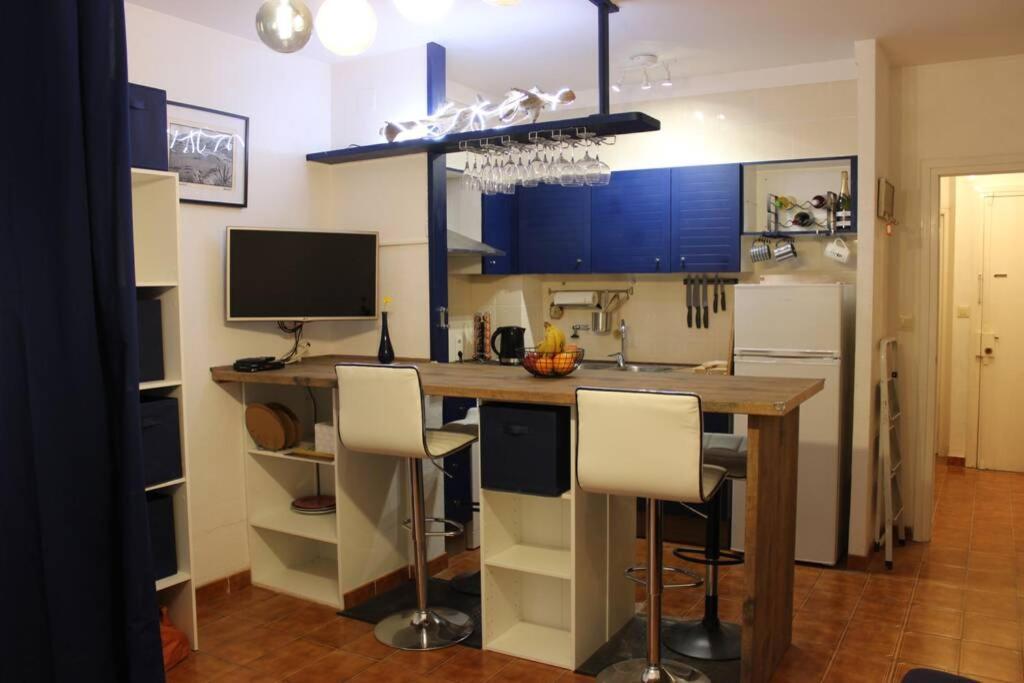 Luxury 4 Bed Apartment On Coastal Footpath At Cap Ras Llança Exteriör bild
