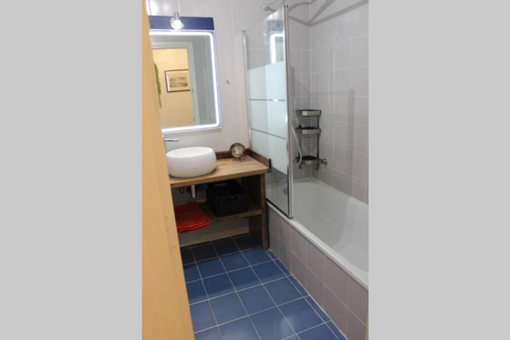 Luxury 4 Bed Apartment On Coastal Footpath At Cap Ras Llança Exteriör bild