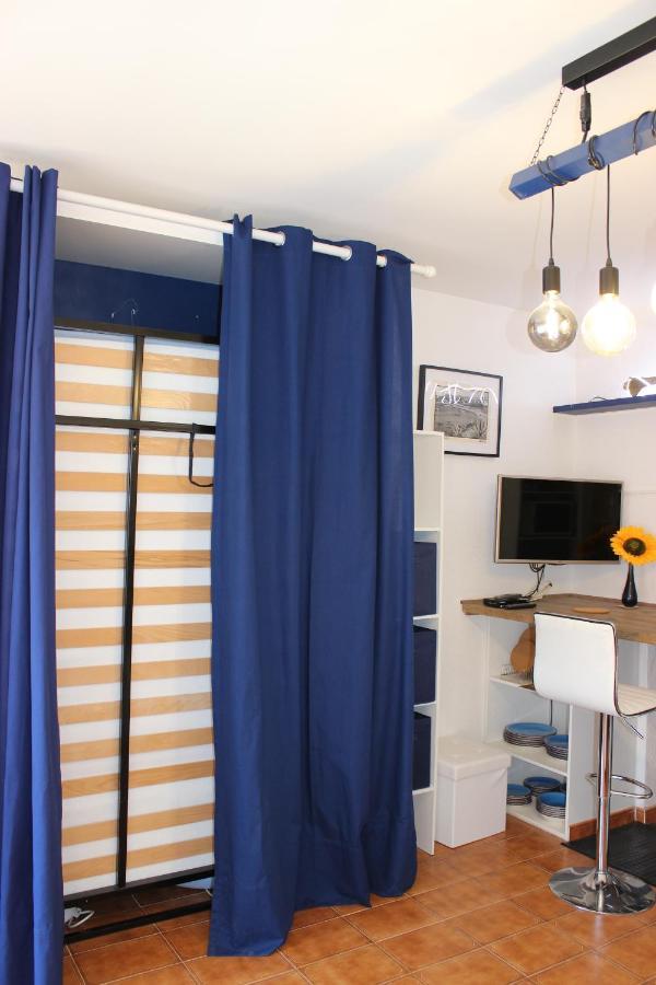 Luxury 4 Bed Apartment On Coastal Footpath At Cap Ras Llança Exteriör bild