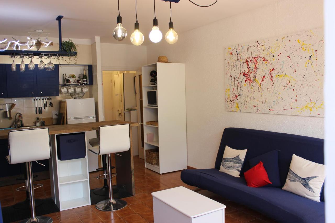 Luxury 4 Bed Apartment On Coastal Footpath At Cap Ras Llança Exteriör bild